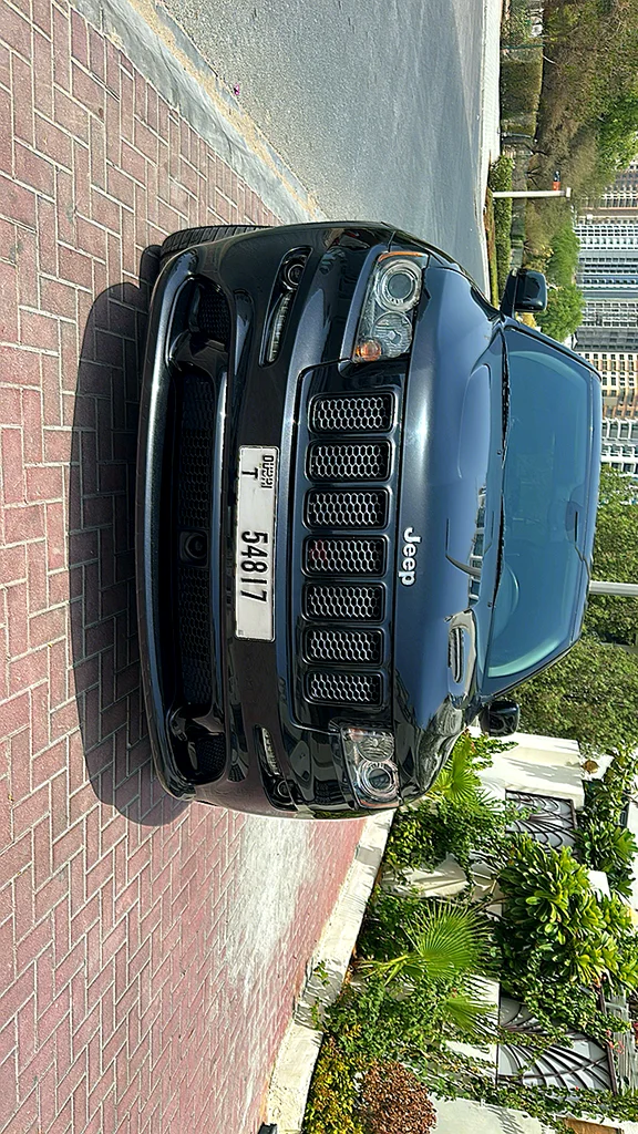 جيب إس آر تي 8 خاص بمحرك V863398606810627113