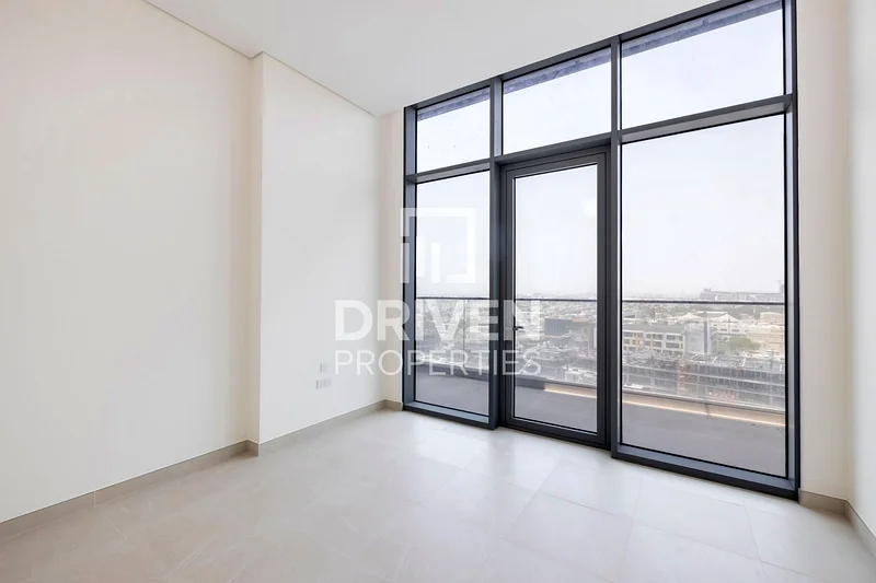 Canal-Facing | Open Layout | Prime Location63949512769281114