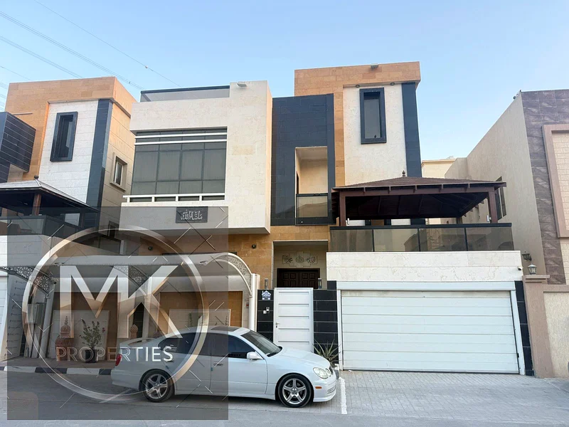 في إن هيليو بالقرب من الطريق الرئيسي فيلا فاخرة جاهزة للبيع.63910866311298111