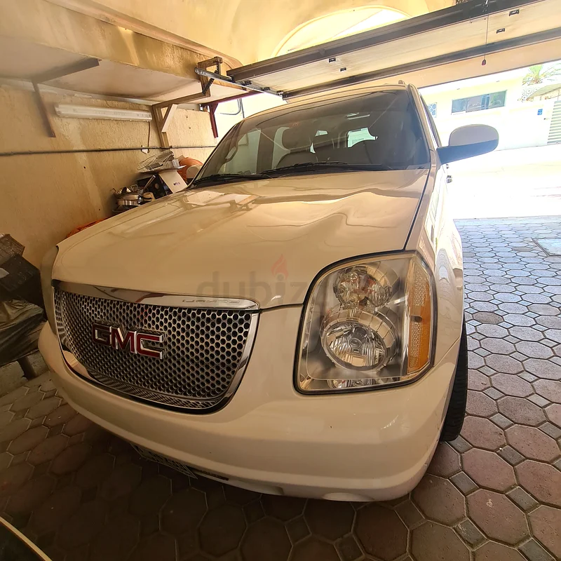 GMC Yukon for sale with very low mileage63398501497603112