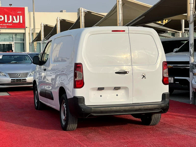 2022 | Peugeot Partner | Van | Manual | Ref#76663221302787587113