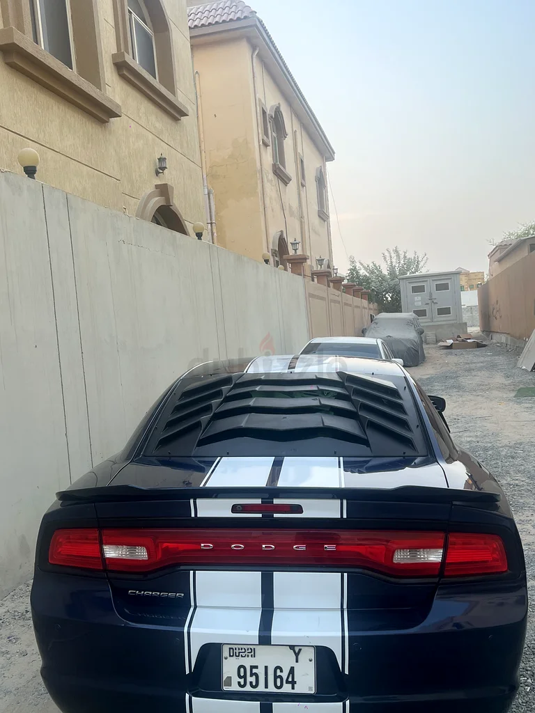 دودج تشارجر V6 201463398537049091111