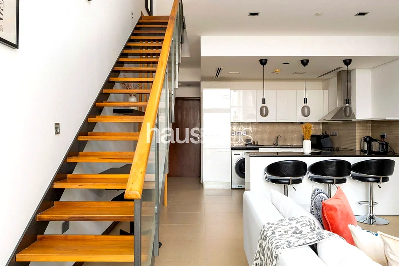 Stunning Duplex | Fully Upgraded | Vacant63925157022338113