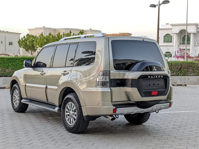 2015 PAJERO GCC MID OPTION IN GOOD CONDITION63398588458883112