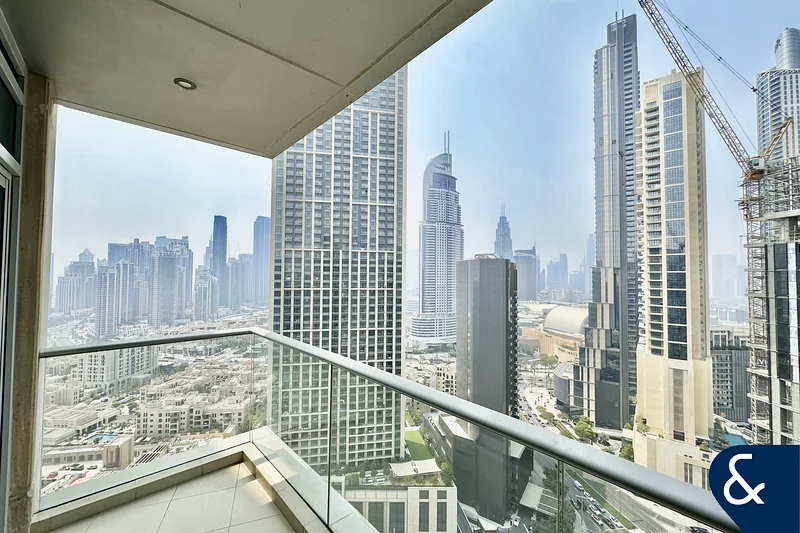 Unfurnished | Double Balcony | En-suite63769832258562113