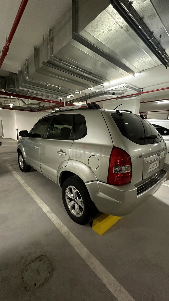 Hyndai Tucson for sale located at Al Warqa 0163406906349057110