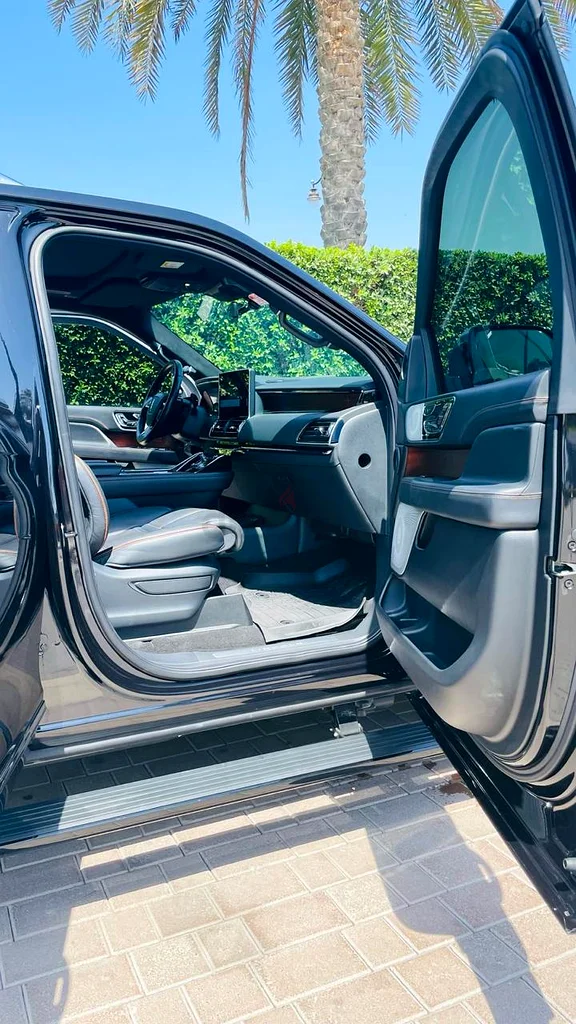 Lincoln Navigator 202263491341048450113