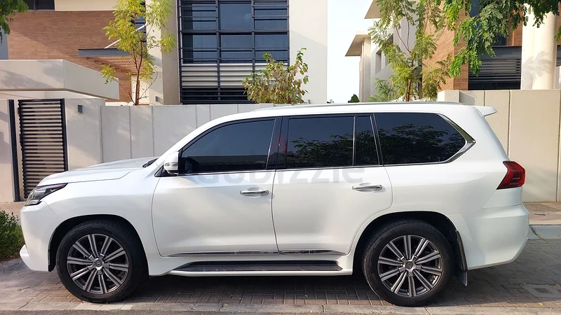 لكزس LX 570 - حالة ممتازة - سيارة دفعٍ رباعي فاخرة للعائلة63406918748289111