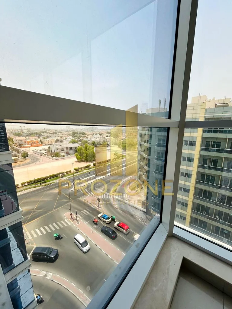 Corner Unit | Boulevard View | Huge Size63768341365123112