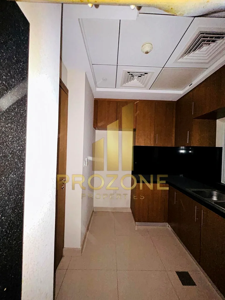 Corner Unit | Boulevard View | Huge Size63768341365123114