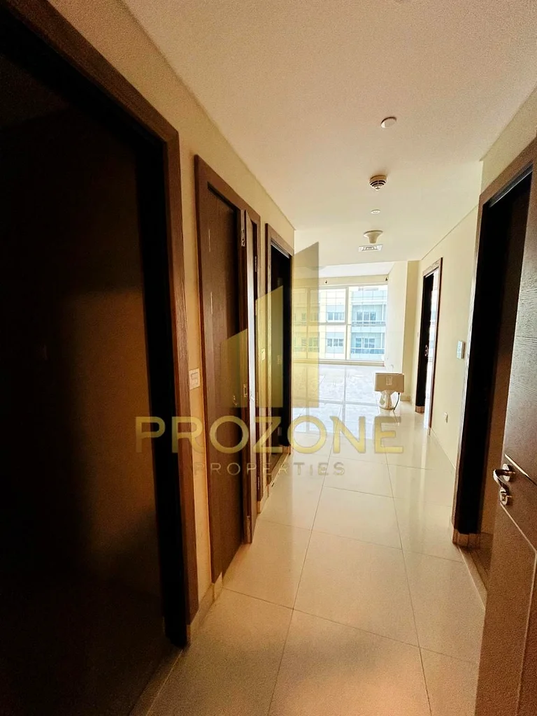 Corner Unit | Boulevard View | Huge Size63768341365123113