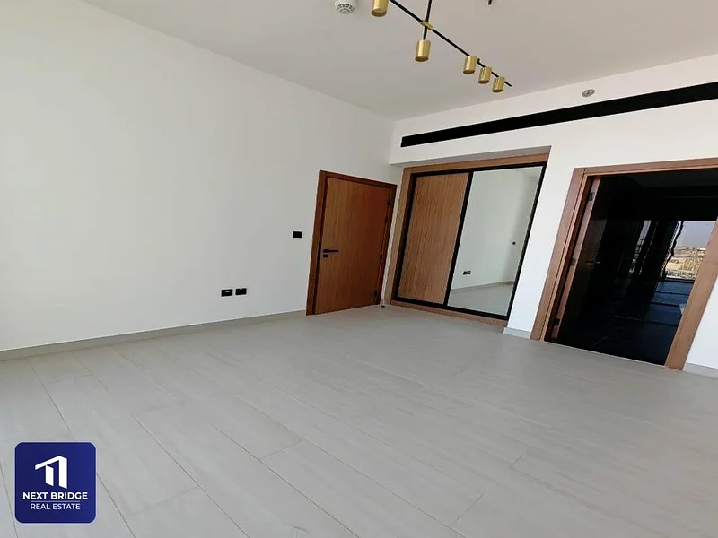 متاح | واسع | غرفة نوم واحدة63278770929155111