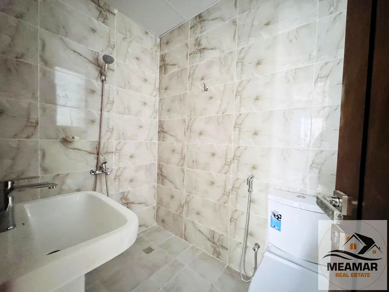 Villa for sale in Al Zahia, Ajman, 160 square meters, building area 2606 feet63882823486594113
