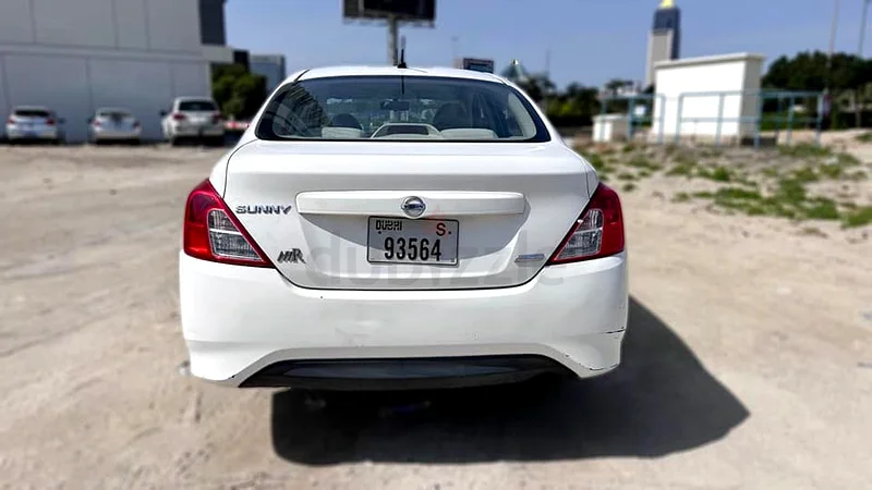 Nissan SUnny 201663399966742659112