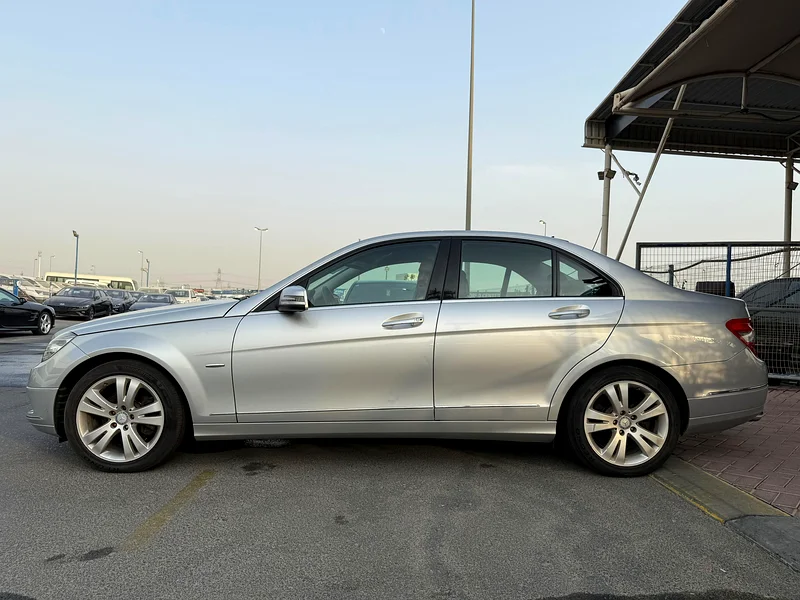 PRE-OWNED MERCEDES BENZ C-300 2010 JAPAN IMPORT63402411804290114