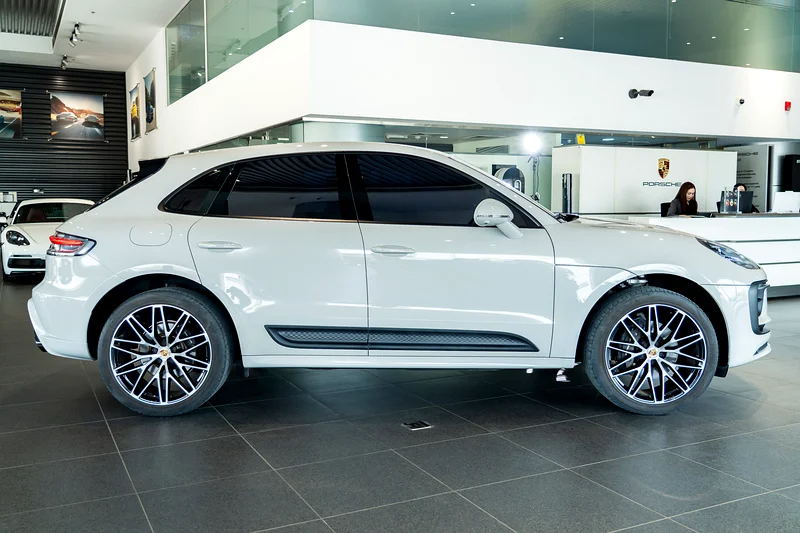 Porsche Macan REF# USD6253 2-Year Warranty63406916398081112