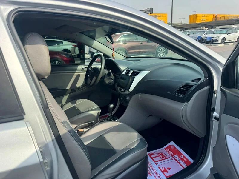 Hyundai Accent 2018 silver color GacC calen car63406902535682112