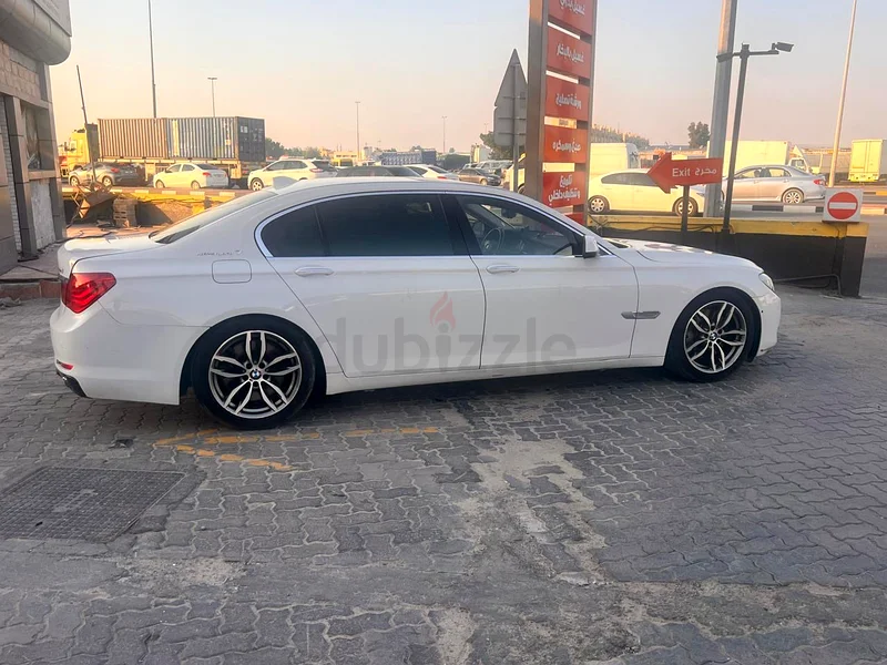 بي إم دبليو سلسلة 7، طراز 750i هجين نشط، موديل 201163410294607747111