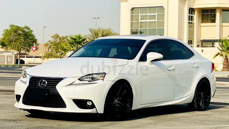 Lexus// IS// 200T// GCC// 2016// Low KMs63398642098818113