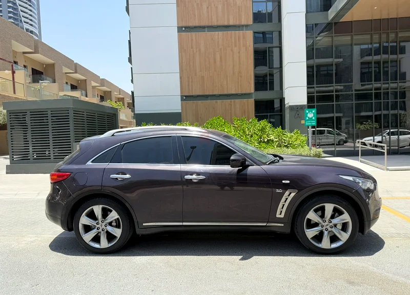 Beautiful GCC specs, Infinity QX70 S V8 engine63398553697923113