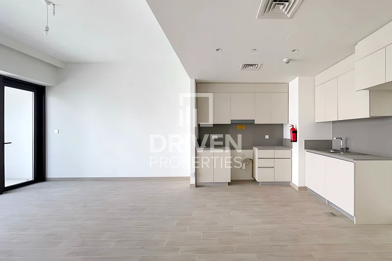 Full Lagoon View | Notice Serviced | Vast Layout64024085048578112