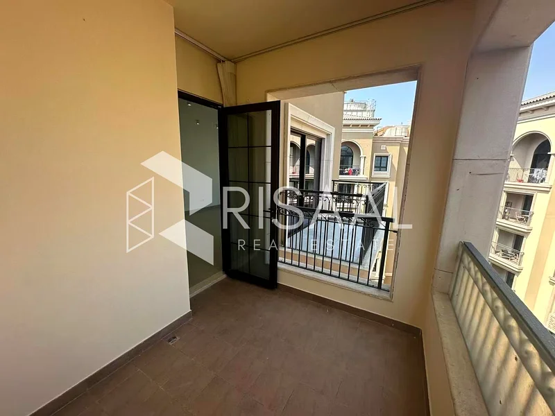 Spacious 2 BR | Prime Location | Vacant63915361876227111