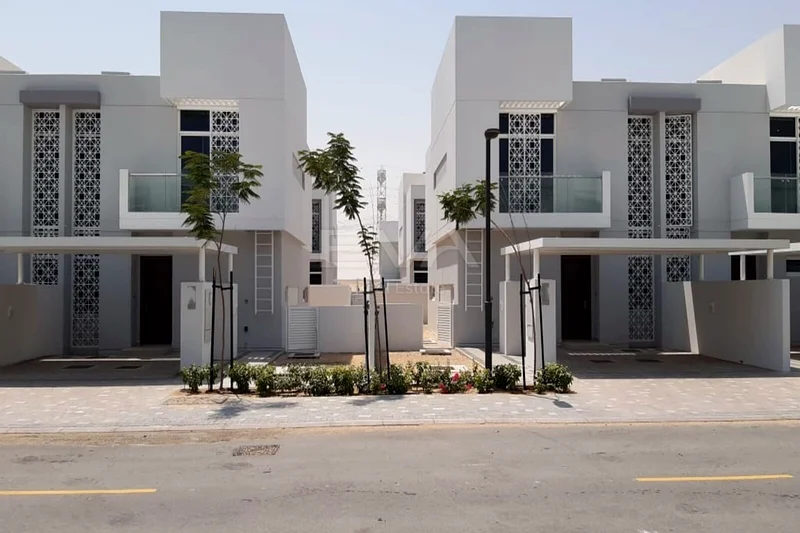 صف مفرد | 3 غرف نوم | وحدة ركنية63730988785795110