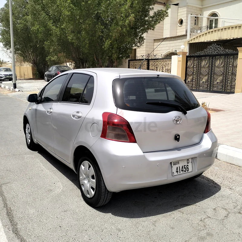 تويوتا ياريس بحالة جيدة63412309821955111