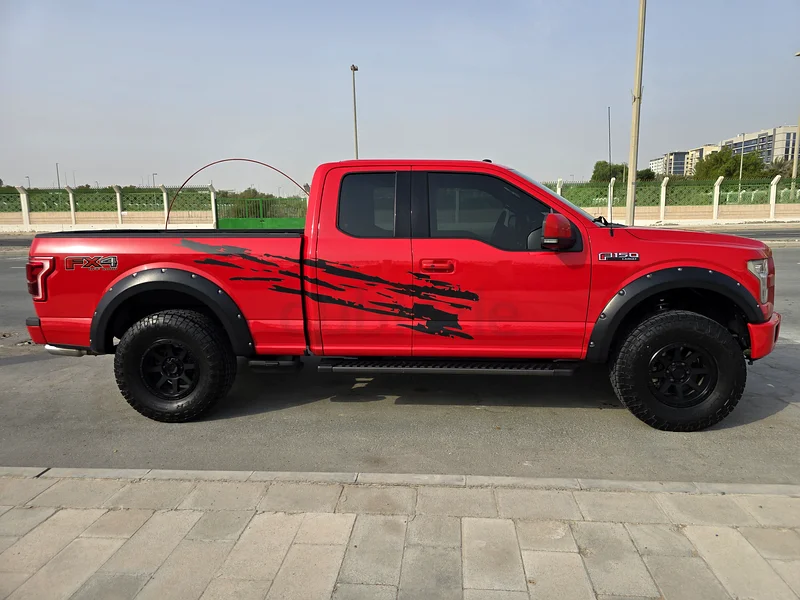 F150 لارييت FX4 سوبركاب 5.0 لتر V8، خيار كامل مع تعديلات63399882404865113