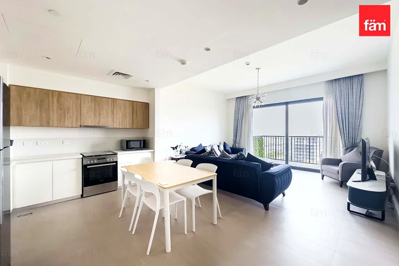 Mid Floor | Tenanted | Amenities and Park View64043893396225110