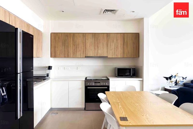 Mid Floor | Tenanted | Amenities and Park View64043893396225112