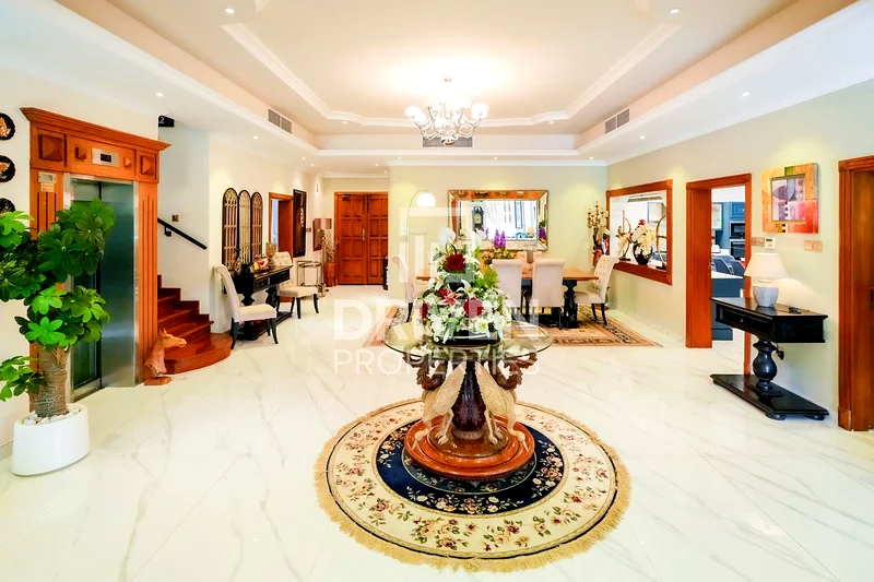 Vacant | Luxurious Living | Standalone Single Row63727565336577114