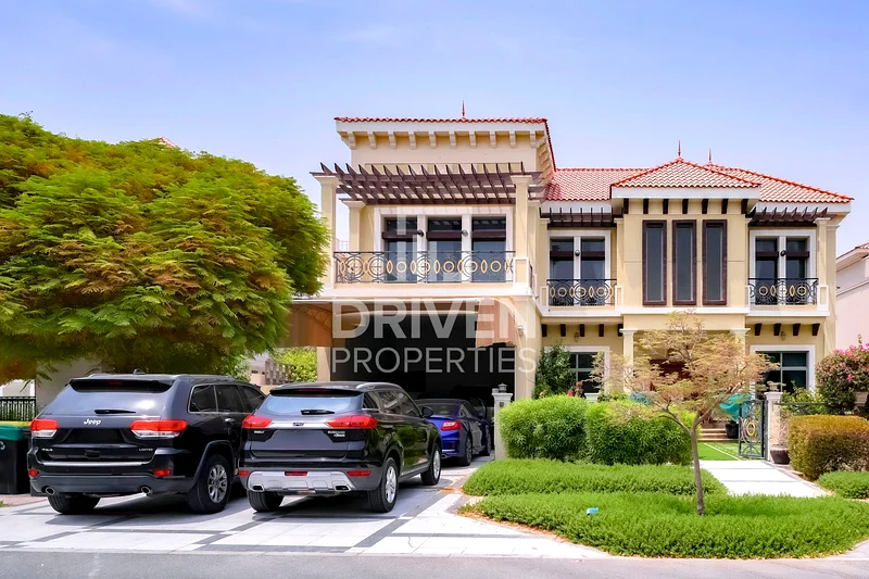 Vacant | Luxurious Living | Standalone Single Row63727565336577110