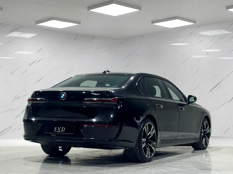 HIGH OPTION -- BMW AGENCY WARRANTY/SERVICE UNTIL JUNE 2027 -- LOW KM63411931443074114