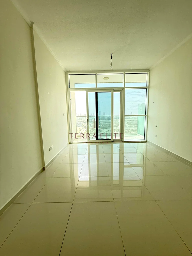 Vacant Studio | Open View | Carson Tower C63973312255235113