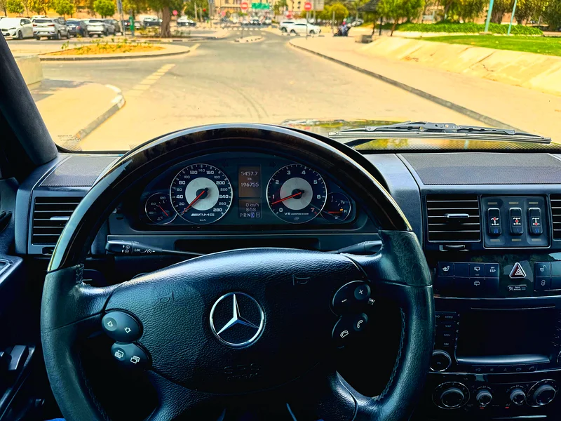 مرسيدس بنز G55 - مواصفات الخليج، لون أسود مع كيت جسم G6363399921458178114