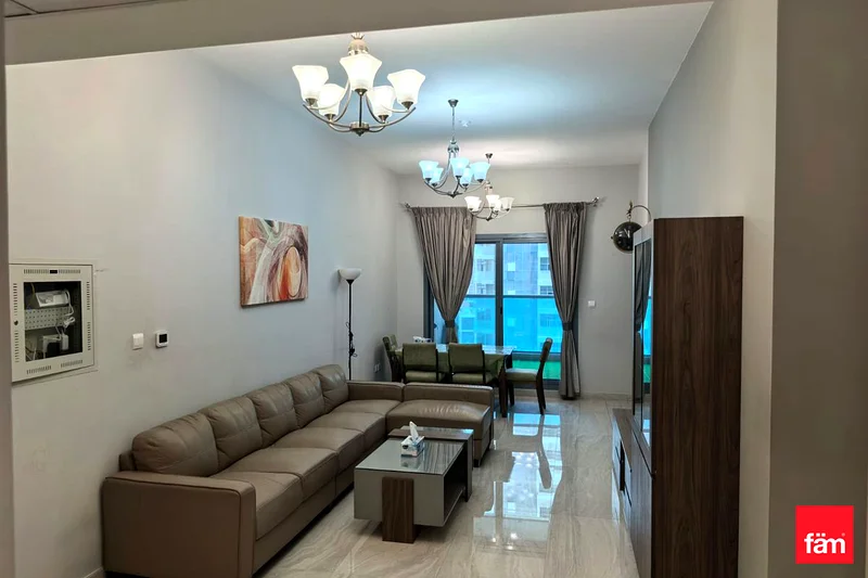 شقة جميلة مكونة من 4 غرف نوم | تم تجديدها بالكامل | بإطلالة على برج خليفة63798124195841112