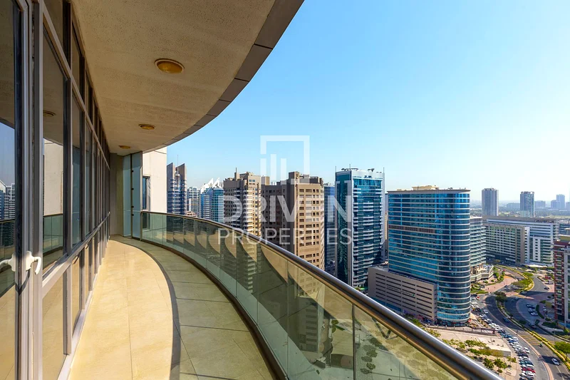 وحدة كبيرة | طابق عالي | منظر على المجتمع63923532230787111