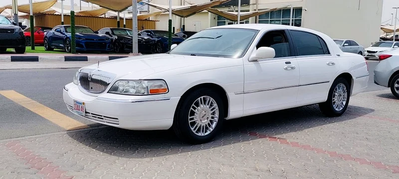 Lincolin town car2011/Low mileage/very clean car63613734598531111