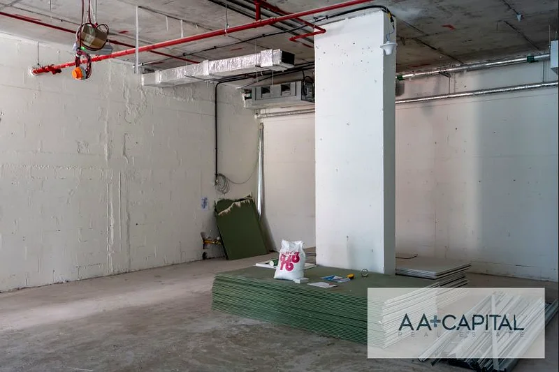 Canal View | Prime Location | Big Layout63825981609602114