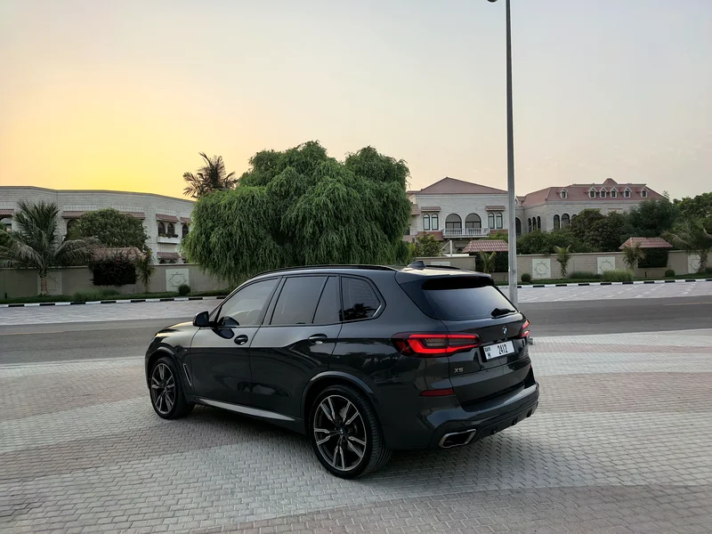 BMW X5 M50I  PERFORMANCE V8 SPECIAL COLOR NARDO GREY FULL SERVICE HISTORY FULL OPTION GCC63405995986049113