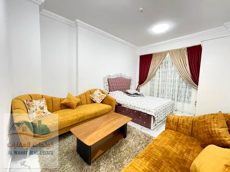 Available now for monthly rent – a furnished studio with an open view of the lake and the city! Second tenant – a spacious studio with ultra deluxe fi63811564872707110