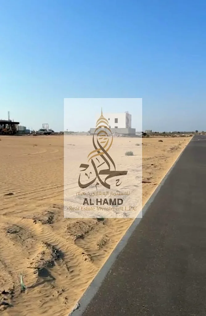 للبيع مباشرة من المالك زاوية في أم الثواب أجنبي جديد سانية في أم القيوين 43594 قدم مربع63822615368194113