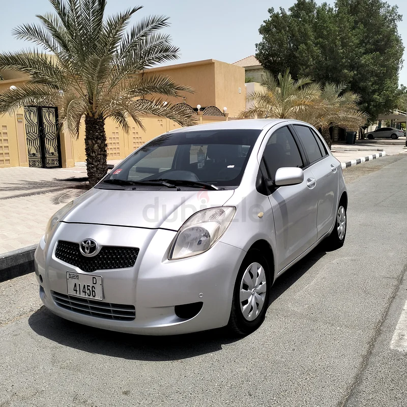 تويوتا ياريس بحالة جيدة634123098219551125