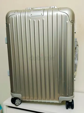 Suitcase aluminum