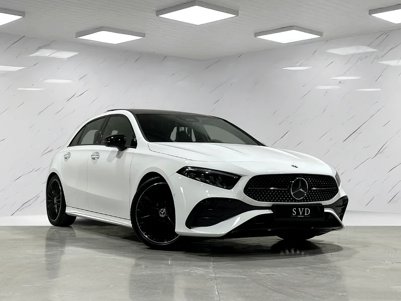 NEW CAR -- NIGHT PACKAGE -- MERCEDES WARRANTY -- A200 AMG HATCHBACK634032064281611122