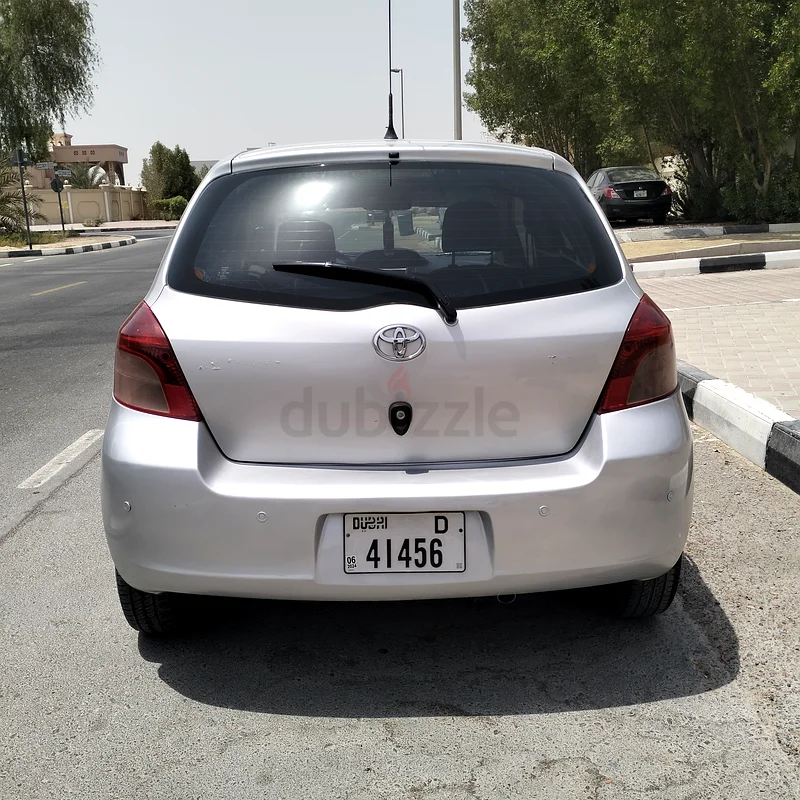 تويوتا ياريس بحالة جيدة63412309821955114
