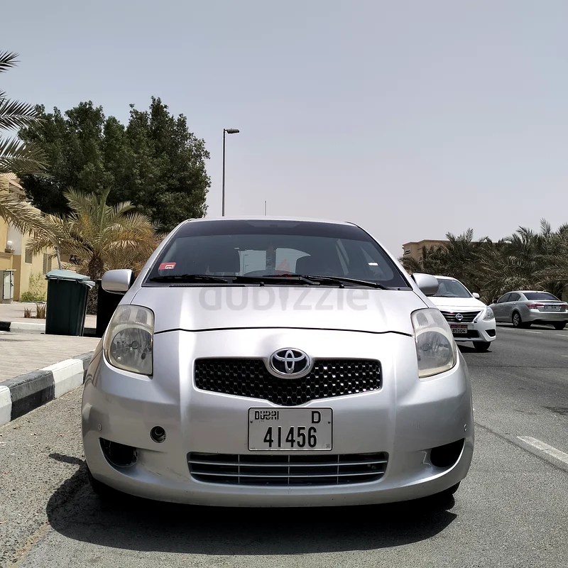 تويوتا ياريس بحالة جيدة63412309821955112
