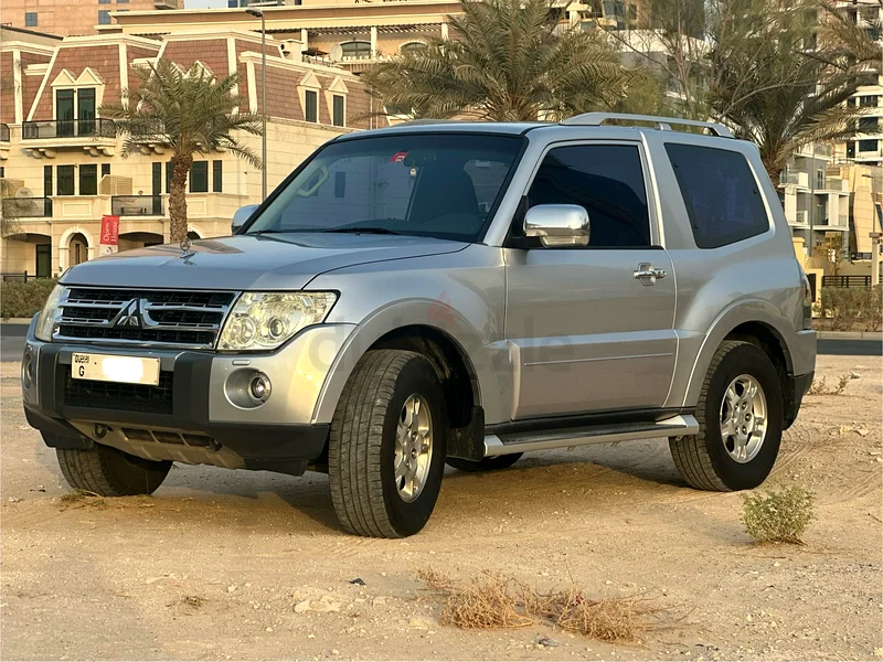 تم الحفاظ عليها بشكل جيد، وتم قيادتها من قبل سيدة، وتشمل طقم رف أمامي ورف دراجة63398584561922113
