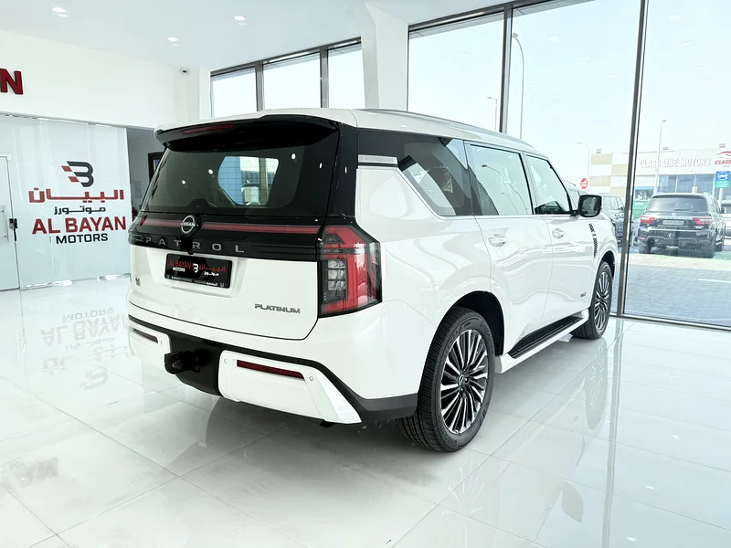 Nissan Patrol Platinum Twin Turbo 2025 Gulf white/red petrol63405293158530112